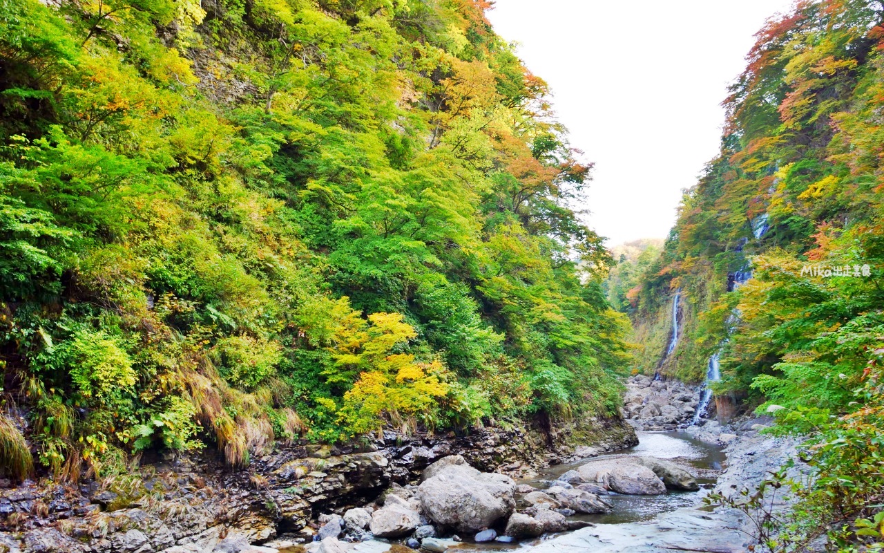 【日本】 東北秋田 小安峽大噴湯｜隱藏版景點 深V峽谷楓紅 還有舉世罕見的超大溫泉蒸氣噴湯，又稱“地獄釜”。