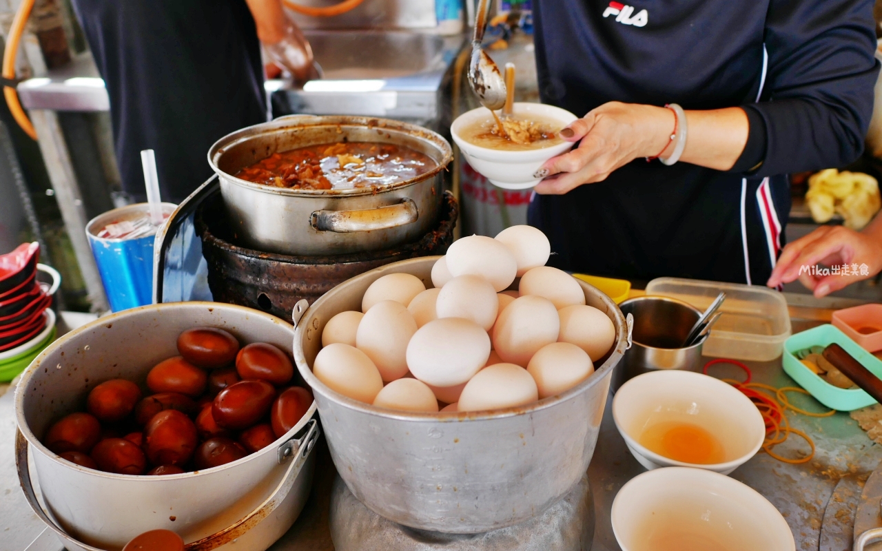 【雲林】 北港 老等油飯 麵線糊｜在地人的早餐日常，一碗麵線糊加蛋再淋上滷肉燥，只要25元。