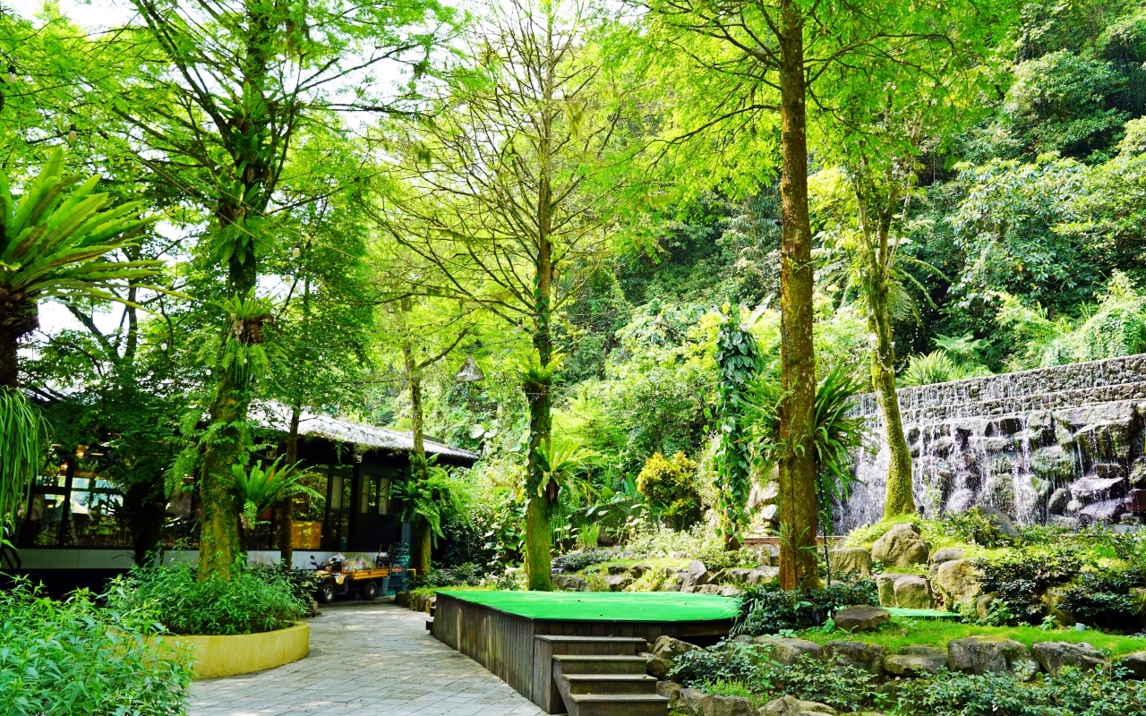 【宜蘭】 員山 鳳梨屋水上莊園｜宜蘭必去 親子一日遊景點！除了豪華露營的客人，這裡也開放一日遊了，入園門票只要$200 還可以抵消費100元。