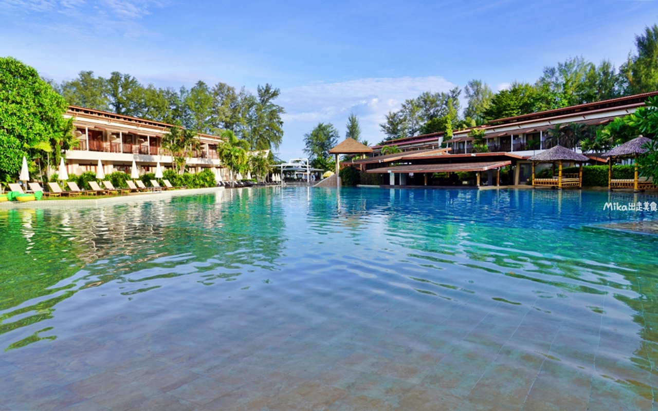 【泰國】 普吉島 阿里納拉海灘度假村 Arinara Beach Resort Phuket｜普吉島西海岸 海灘度假村推薦，平日一晚台幣2千有找，就住在沙灘上，環繞著泳池的VILLA房。