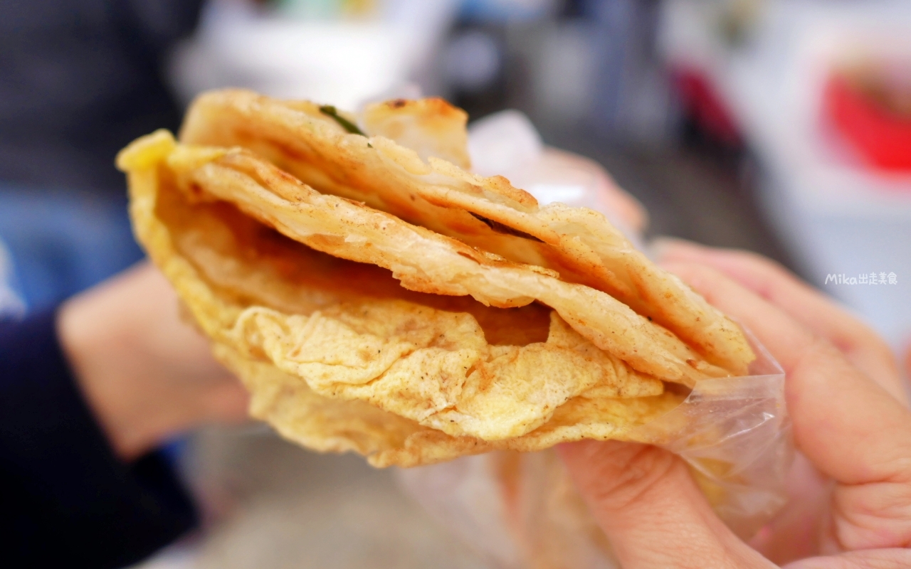 【台中】 東勢 東奇早點｜在地人氣早餐，創意特色台灣漢堡必點！山東蔥大餅厚實好吃，還有季節限定茴香餅。
