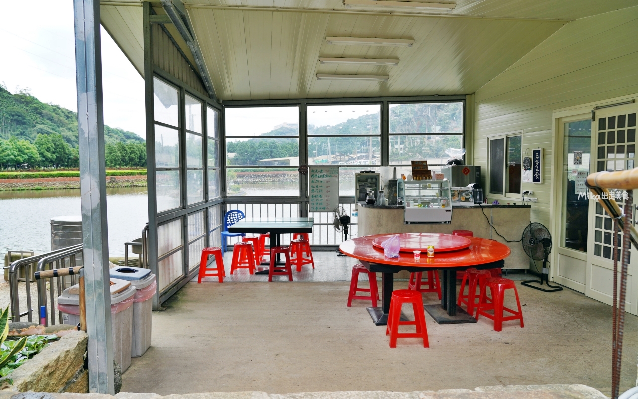 【桃園】 龍潭 三步五食休閒漁池 餐廳｜蓋在釣魚池上 現釣活魚餐廳，部分餐點需事先預約，魚肉鮮甜水嫩無土味，還有牛肉麵、客家料理等…。