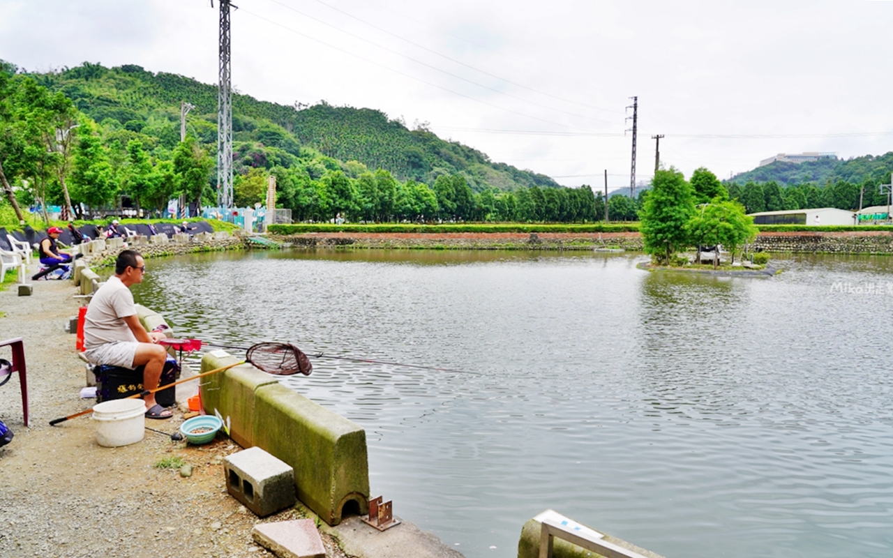 【桃園】 龍潭 三步五食休閒漁池 餐廳｜蓋在釣魚池上 現釣活魚餐廳，部分餐點需事先預約，魚肉鮮甜水嫩無土味，還有牛肉麵、客家料理等…。