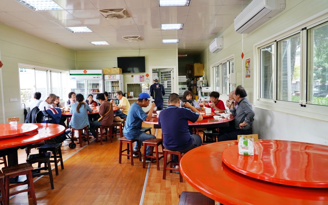 【桃園】 龍潭 三步五食休閒漁池 餐廳｜蓋在釣魚池上 現釣活魚餐廳，部分餐點需事先預約，魚肉鮮甜水嫩無土味，還有牛肉麵、客家料理等…。