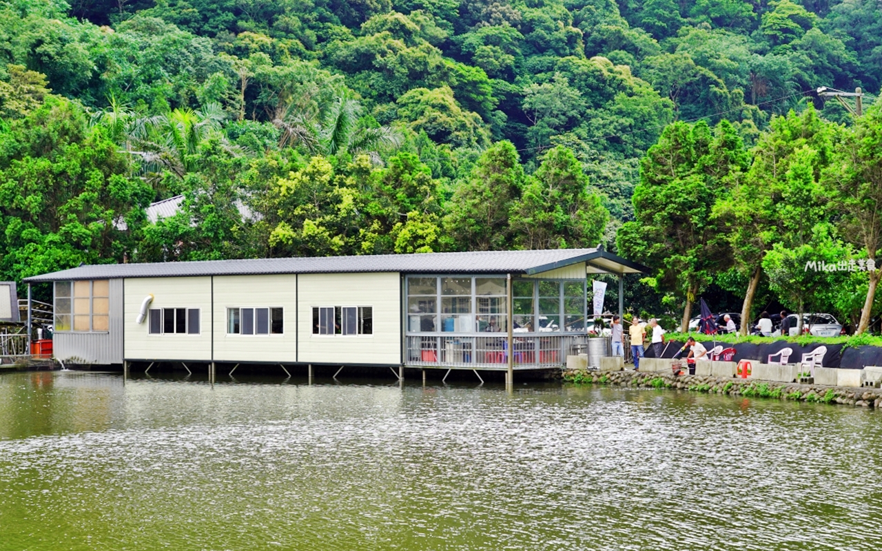 【桃園】 龍潭 三步五食休閒漁池 餐廳｜蓋在釣魚池上 現釣活魚餐廳，部分餐點需事先預約，魚肉鮮甜水嫩無土味，還有牛肉麵、客家料理等…。