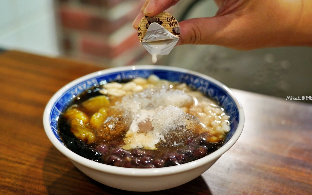 【嘉義】 西區 一銀仙草創始店｜ 在地60年老店  古法釀造仙草、油頭雞蛋糕、蜜番薯等古早味小點心。