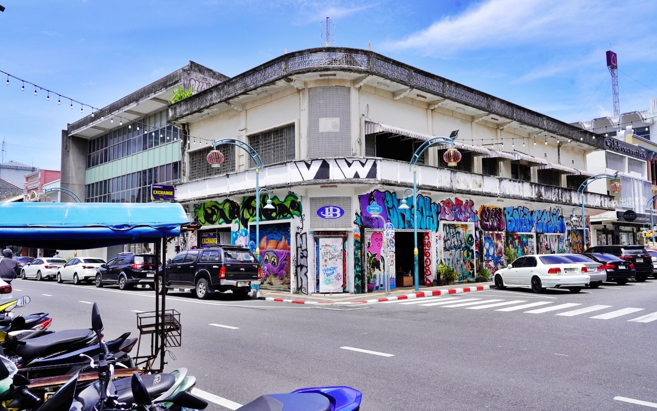 【泰國】 普吉島 ⽶其林必⽐登 Tu Kab Khao餐廳｜普吉老城區散策，推薦必吃米其林必比登 網美餐廳，裝潢美，口味佳。