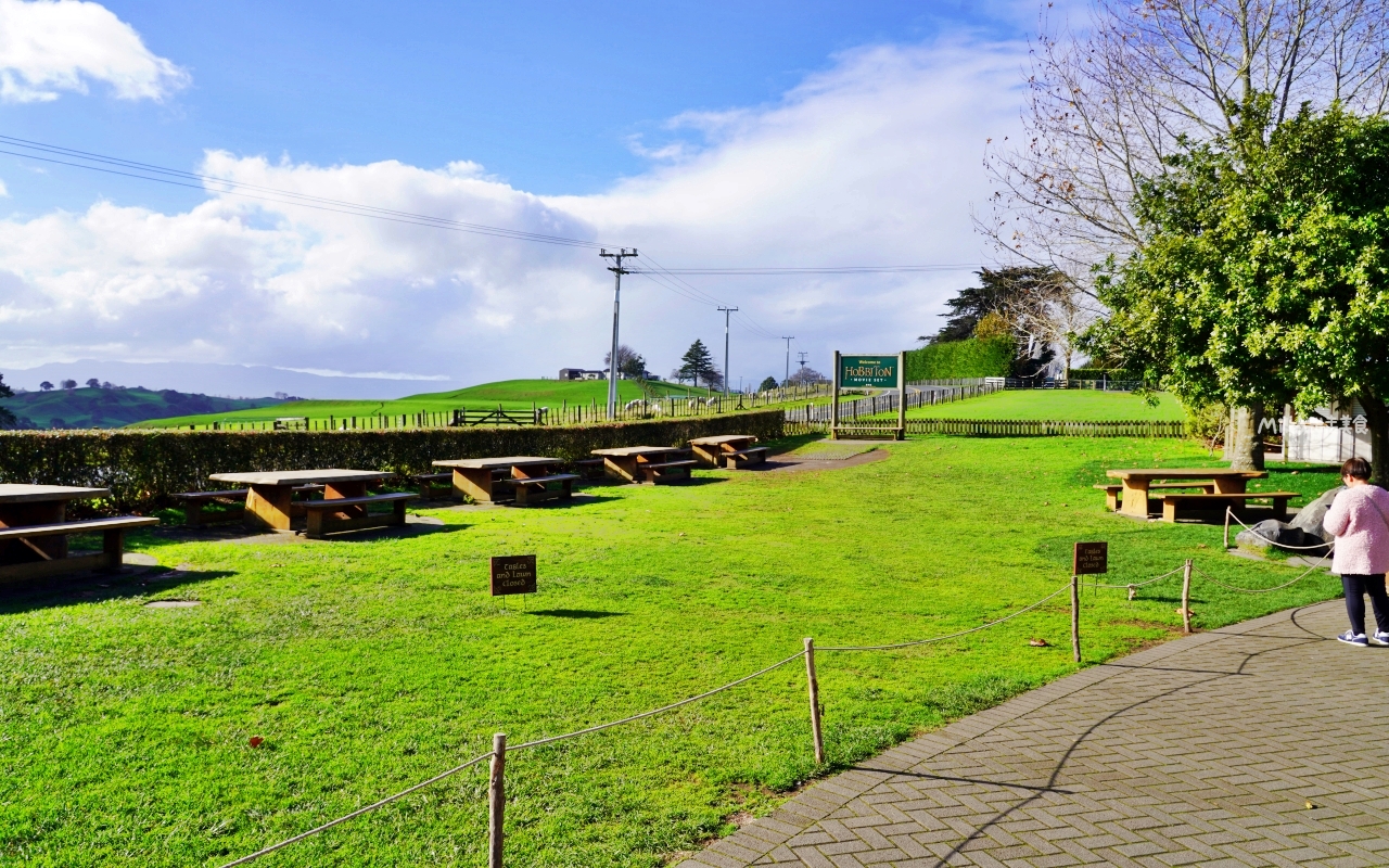 【紐西蘭】 哈比村 Hobbiton™ Movie Set Tours｜北島必去 走入魔戒夢幻電影場景，體驗哈比人的一天。