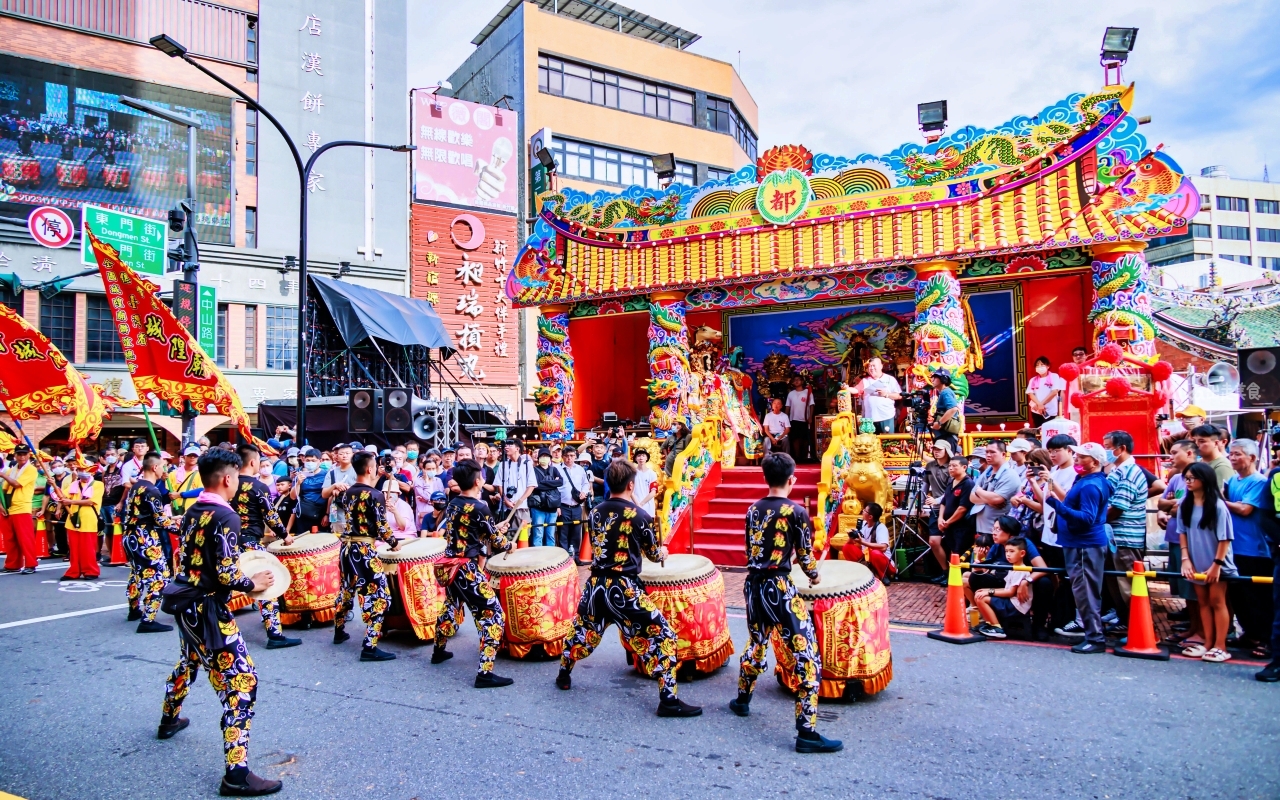 【新竹】 城隍爺 中元節奉旨遶境賑孤祭典 周邊美食懶人包｜2024竹塹中元城隍祭  奉旨遶境賑孤即將登場！城隍廟周邊美食小吃精選12家必吃推薦。