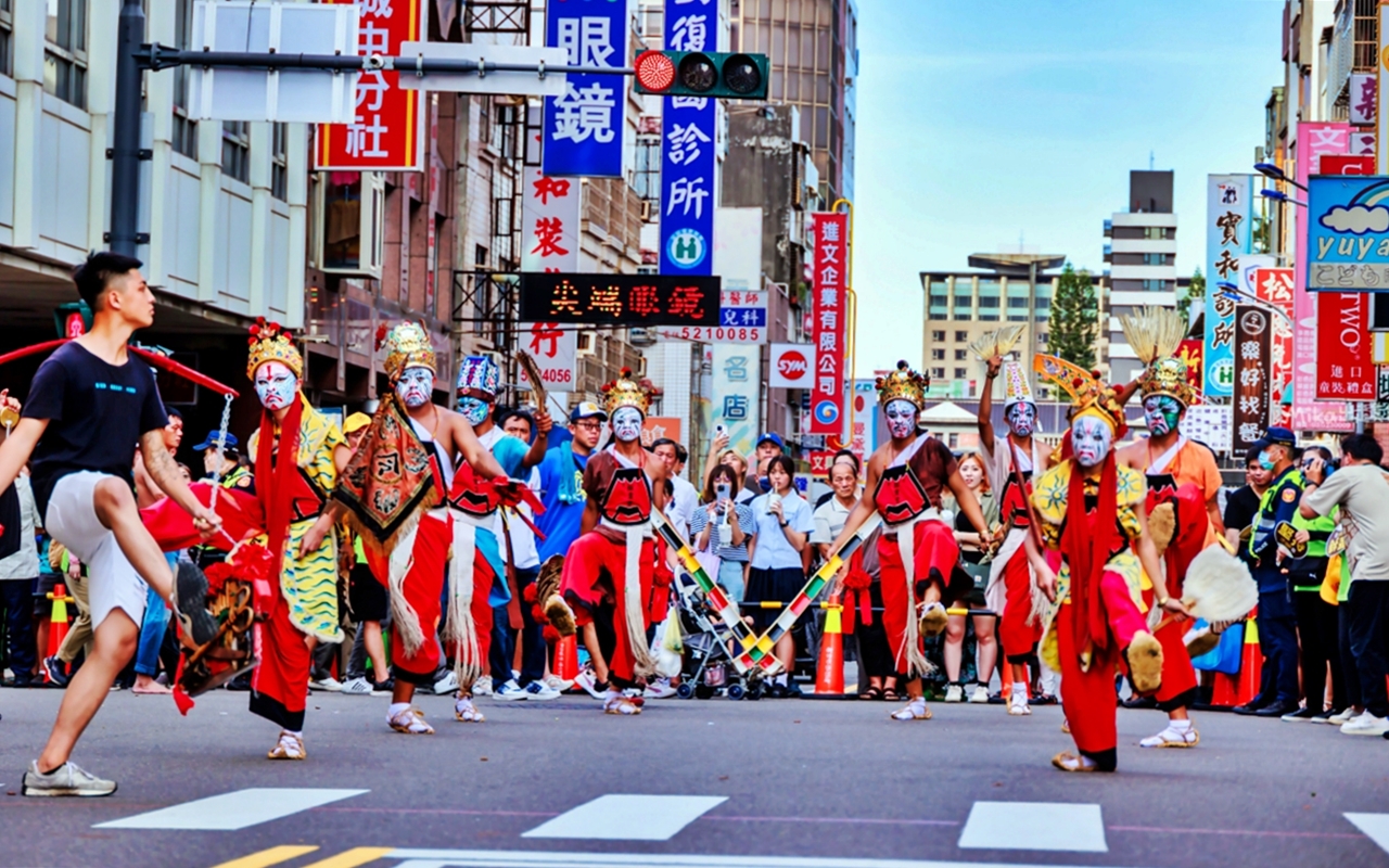 【新竹】 城隍爺 中元節奉旨遶境賑孤祭典 周邊美食懶人包｜2024竹塹中元城隍祭  奉旨遶境賑孤即將登場！城隍廟周邊美食小吃精選12家必吃推薦。