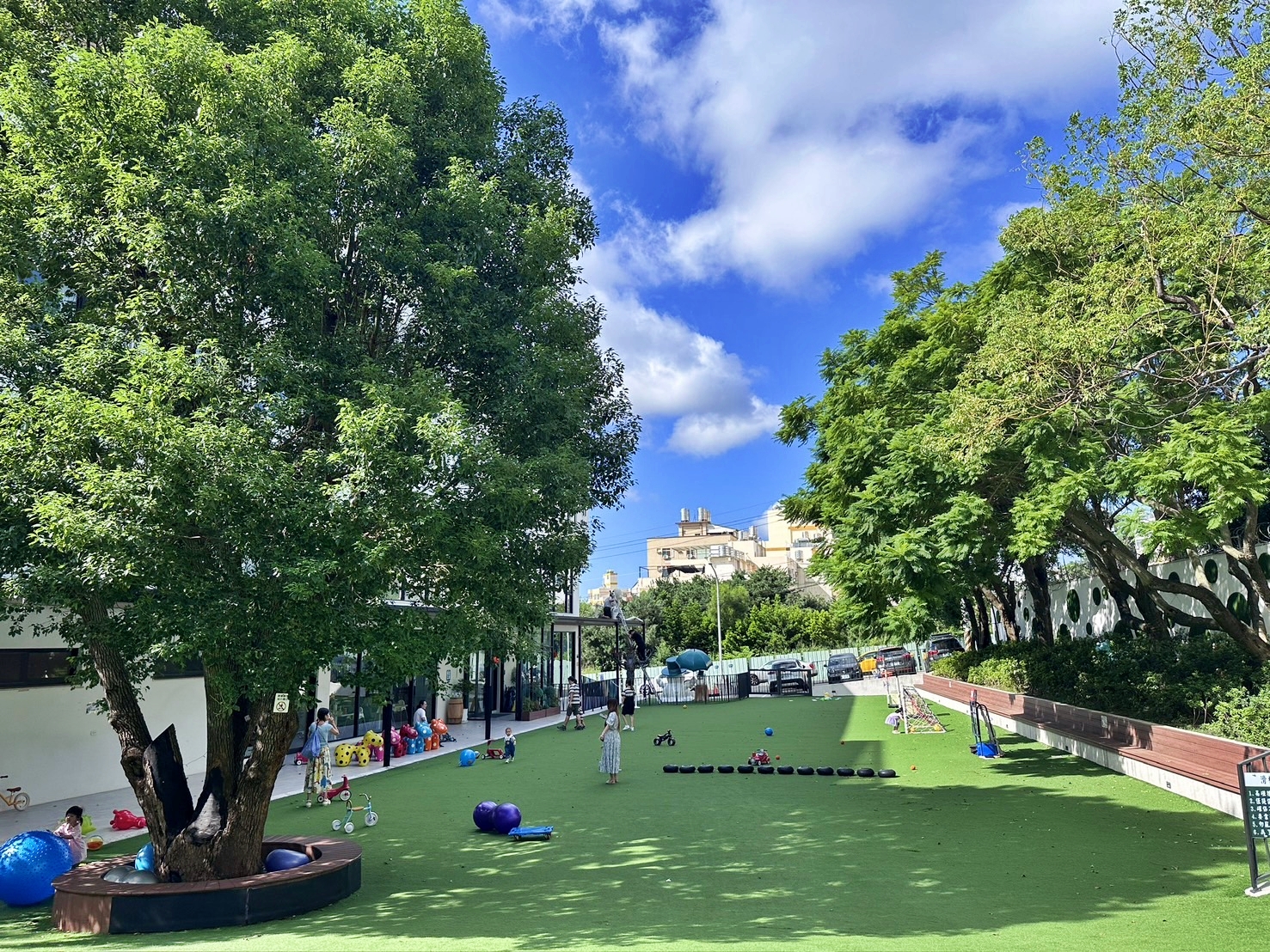 【台中】 沙鹿  想窩11餐旅館｜台中海線 親子遊樂園 餐廳＆旅館，戶外大草坪 親子遊戲空間，室內主題時空派對。