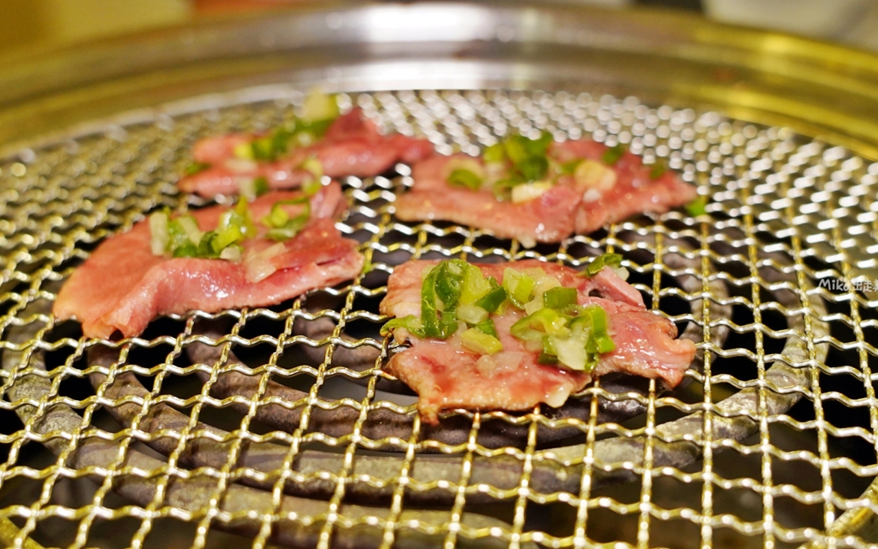 【新北】 新莊 饞饞燒肉｜輔大美食推薦，平價單點燒肉/鍋物， 一個人也能吃的單身友善餐廳，飲料、霜淇淋吃到飽。