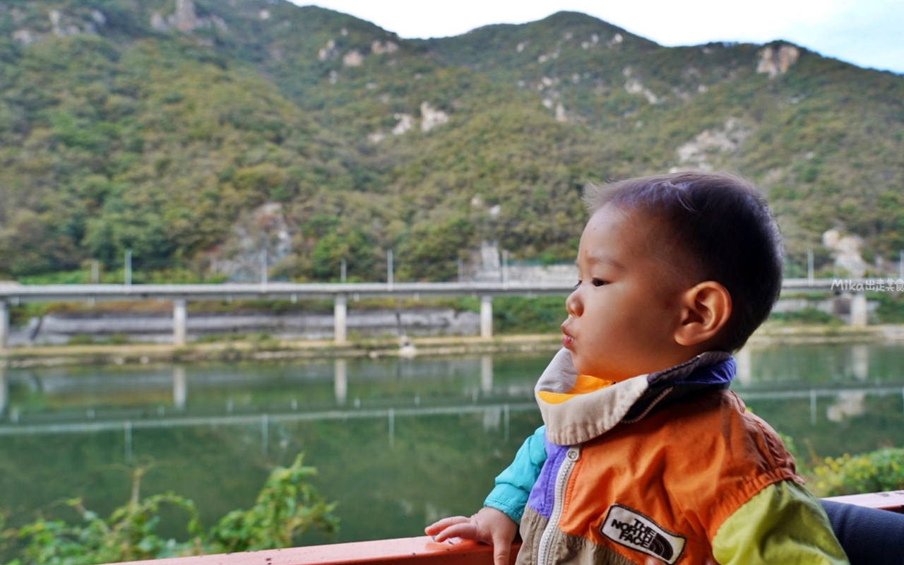 【韓國】春川 江村 鐵道主題公園｜深度遊覽美麗北漢江的京春線舊鐵道自行車之旅，沿途有不同主題隧道與山巒湖景相伴。