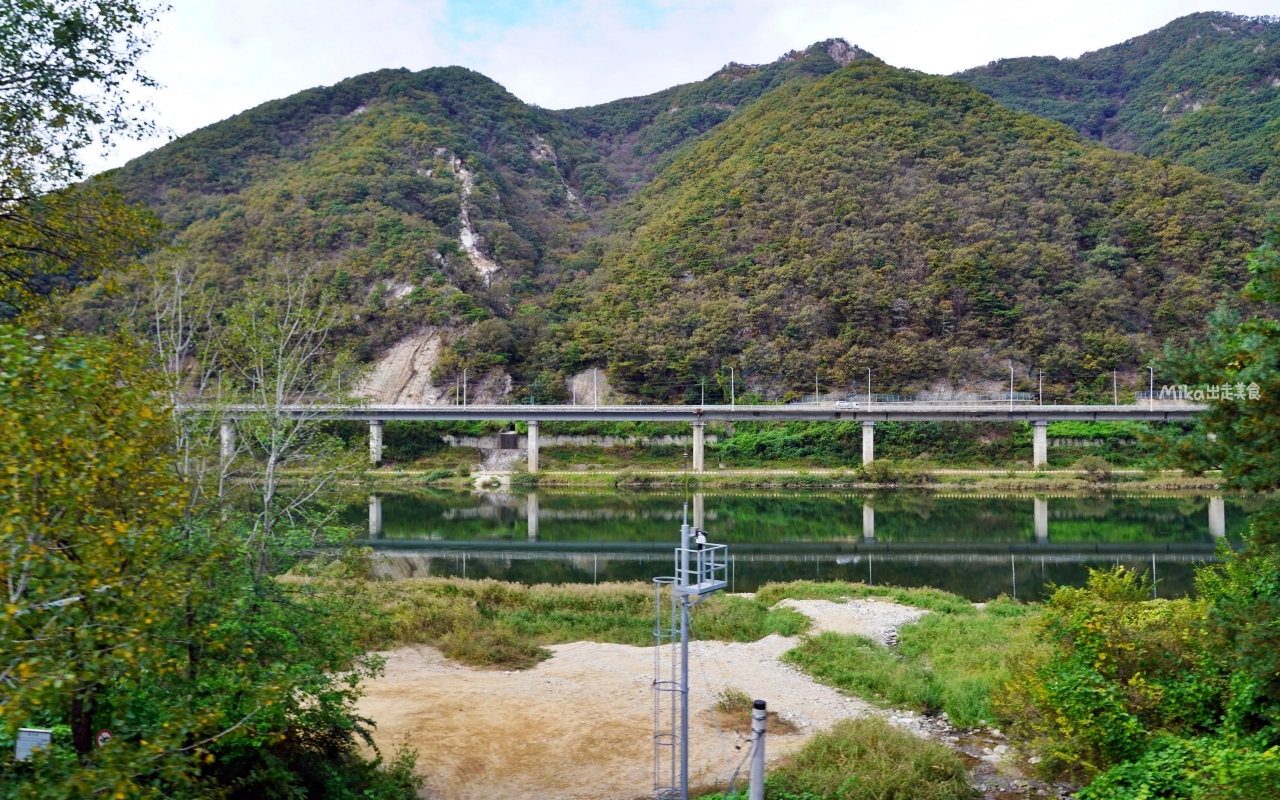 【韓國】春川 江村 鐵道主題公園｜深度遊覽美麗北漢江的京春線舊鐵道自行車之旅，沿途有不同主題隧道與山巒湖景相伴。