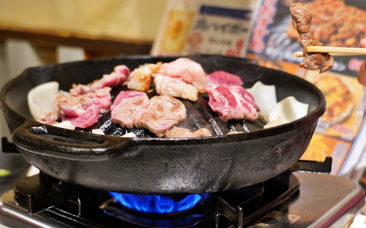 【東京】上野 大眾成吉思汗酒場 羊肉燒烤吃到飽 御徒町店｜上野推薦必吃，羊肉燒烤吃到飽以外，只要600日圓 Highball喝到飽，還有正妹服務喔。