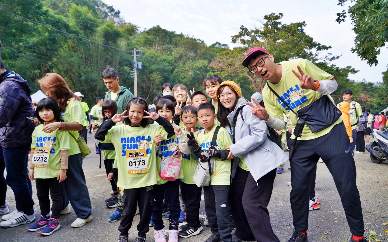 【苗栗】 通霄 飛牛牧場 ｜2024 Miaoli Fun Young 跑酷越野障礙賽，在歐風牧野大草原裡親子共跑，12大障礙關卡趣味跑酷挑戰。