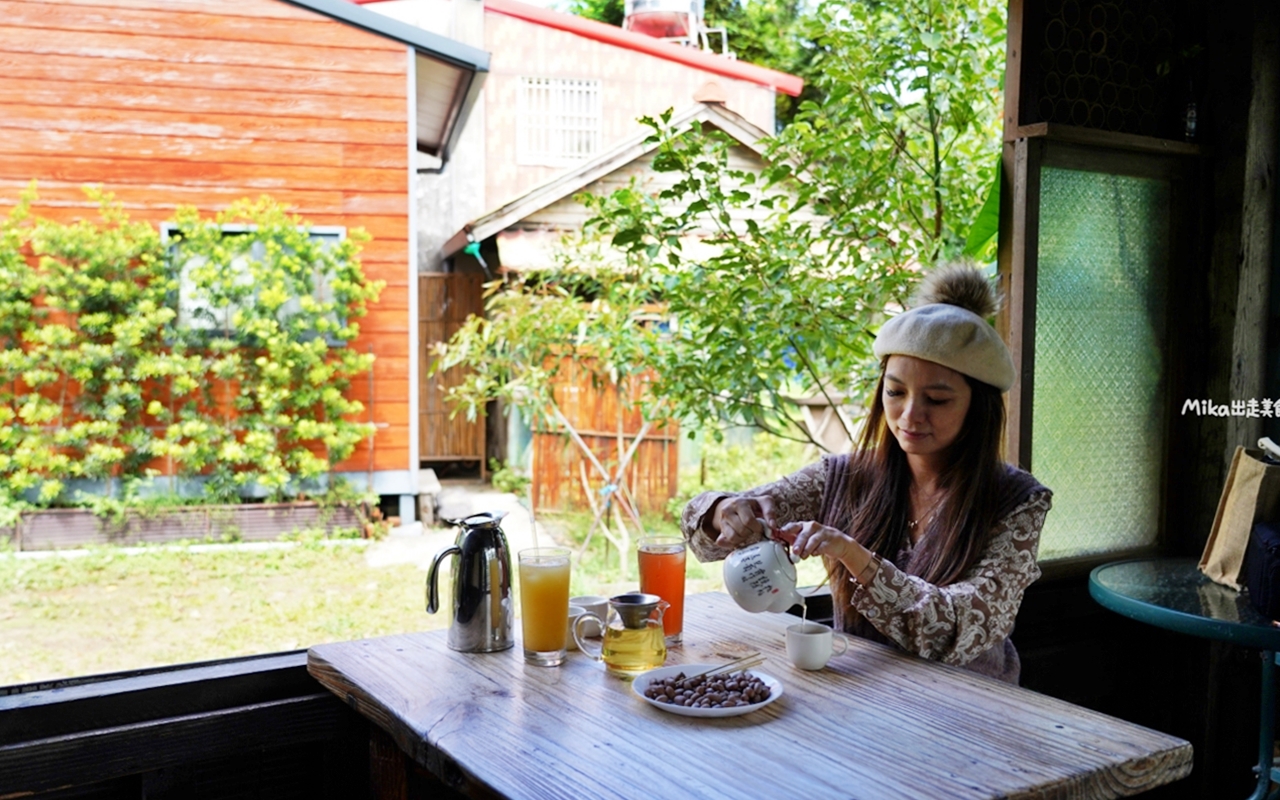 【桃園】 龍潭 石坪茶屋｜石門水庫週邊景點推薦，茶商開了20幾年復古紅磚老宅 秘境茶屋，古色古香懷舊風，僅提供咖啡及茶點不供餐。