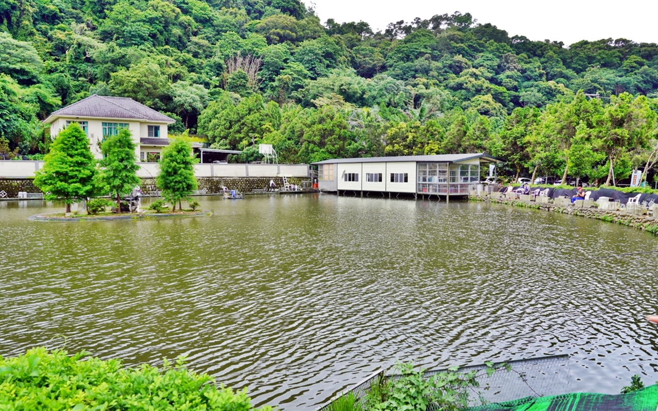 【桃園】龍潭 青山吉田｜橘子園裡超秘境，有夠難找，預約制木屋咖啡。