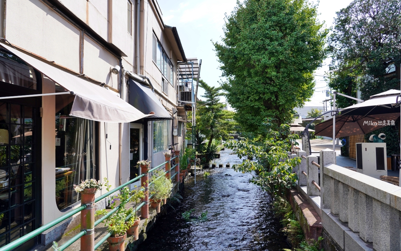 【靜岡】三島市 うなぎ 桜家鰻魚飯｜百年鰻魚老店，保留傳統木炭、以人力用蒲扇在炭火前手動控溫的傳統，炭烤香氣迷人。