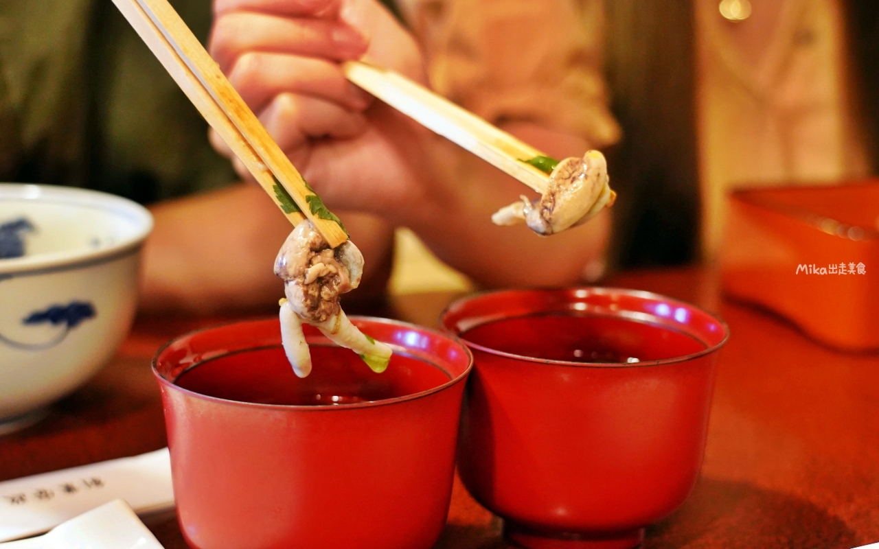 【靜岡】三島市 うなぎ 桜家鰻魚飯｜百年鰻魚老店，保留傳統木炭、以人力用蒲扇在炭火前手動控溫的傳統，炭烤香氣迷人。