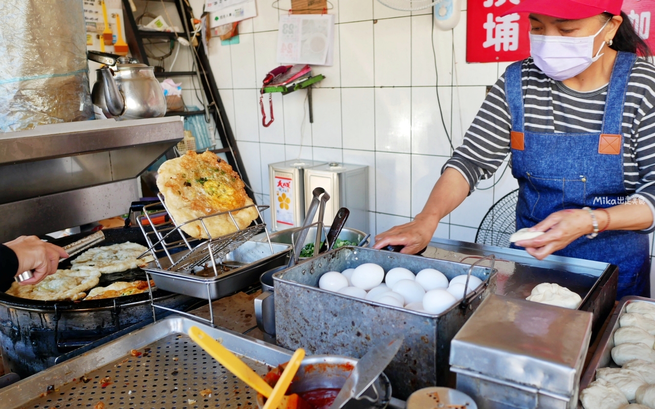 【宜蘭】 頭城 阿嬤蔥油餅｜在地排隊人氣蔥油餅，酥脆軟Q餅皮有麻糬口感，雙蛋加持更美味。