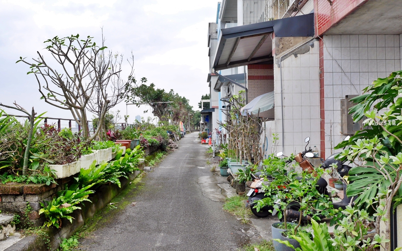 【宜蘭】 蘇澳 良水田CAFE & LIV.（正門在海堤側）｜頭城外澳 海景第一排咖啡廳，搭配當季新鮮水果的蛋糕甜點好好吃。