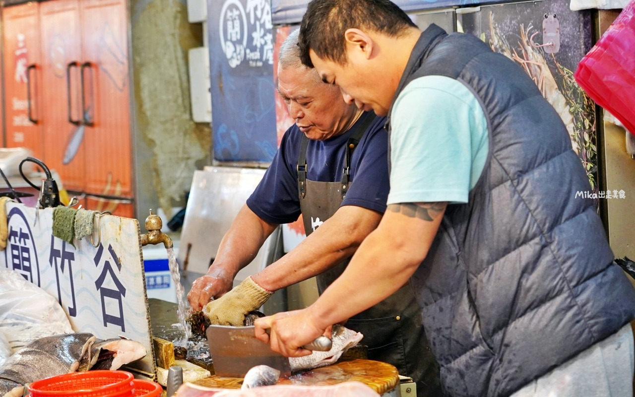 【桃園】 (簡)竹谷生魚片/新永和市場內C19｜市場內人氣排隊 便宜大份量厚切生魚片，綜合生魚片一盤只要200元好划喔。