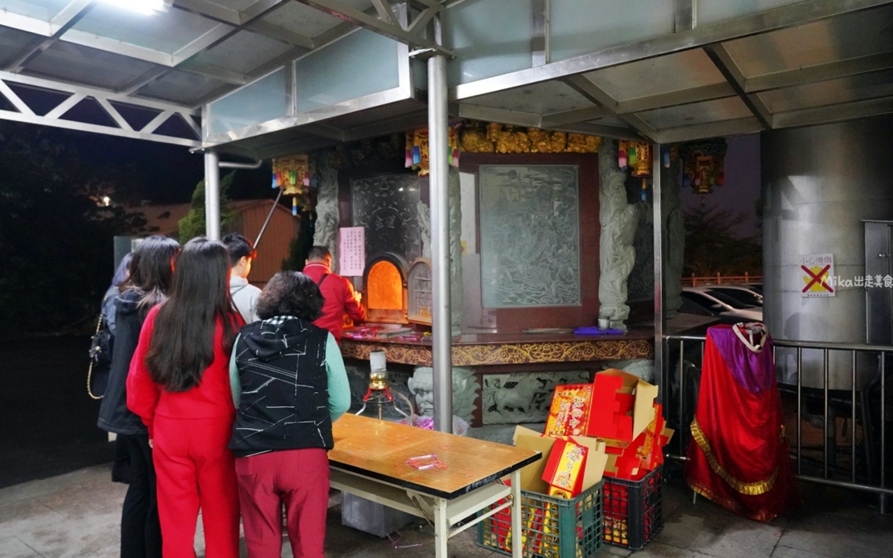 【台中】 龍井 三陽玉府天宮 (龍井天公廟)｜全台最大的天公廟！拜天公超霸氣， 用超巨大 比人還高的龍香及香爐，有夠狂。