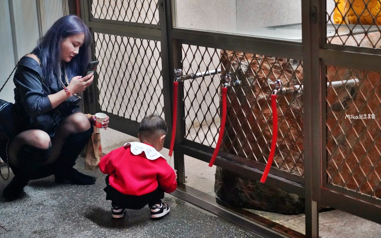 【台中】 龍井 三陽玉府天宮 (龍井天公廟)｜全台最大的天公廟！拜天公超霸氣， 用超巨大 比人還高的龍香及香爐，有夠狂。