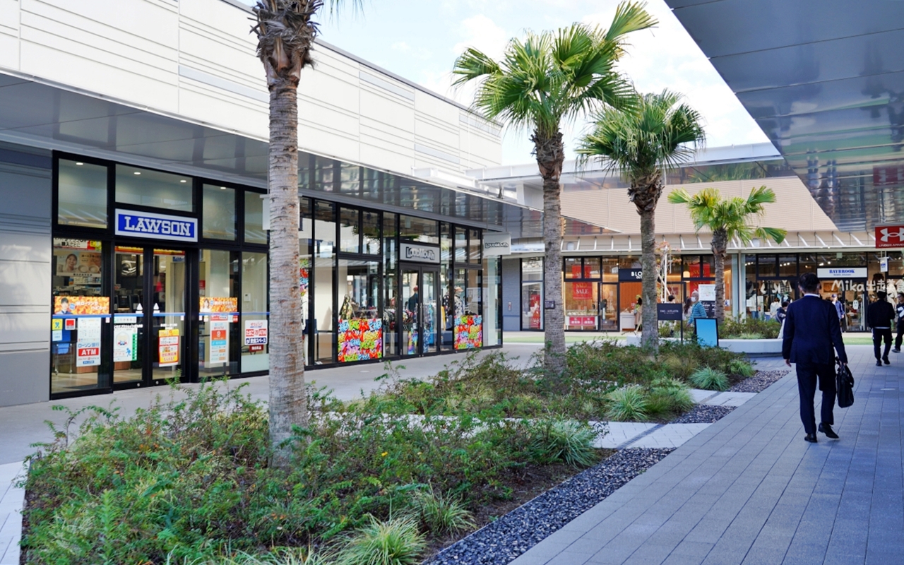 【日本】 THE OUTLETS 北九州& AEON永旺夢樂城八幡東｜九州最大規模的購物天堂，近300多家商店，超級親子友善，還有折扣優惠攻略喔。