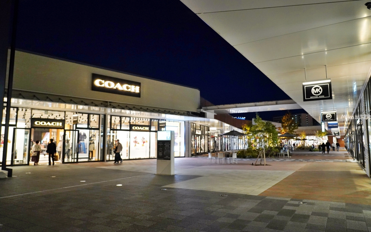 【日本】 THE OUTLETS 北九州& AEON永旺夢樂城八幡東｜九州最大規模的購物天堂，近300多家商店，超級親子友善，還有折扣優惠攻略喔。