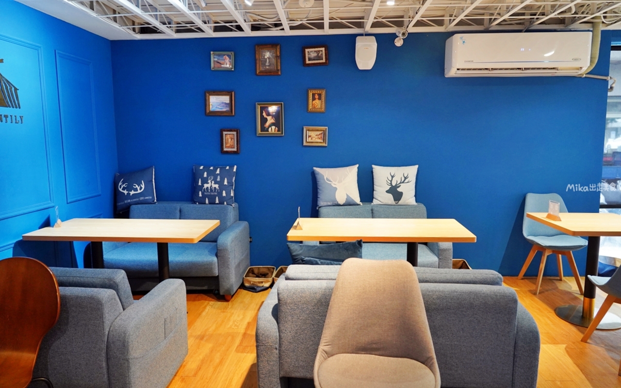 【台中】北區 香緹果子咖啡館｜台中第一名 千層蛋糕！人氣排隊名店，多達25層，奶油香甜不膩口。