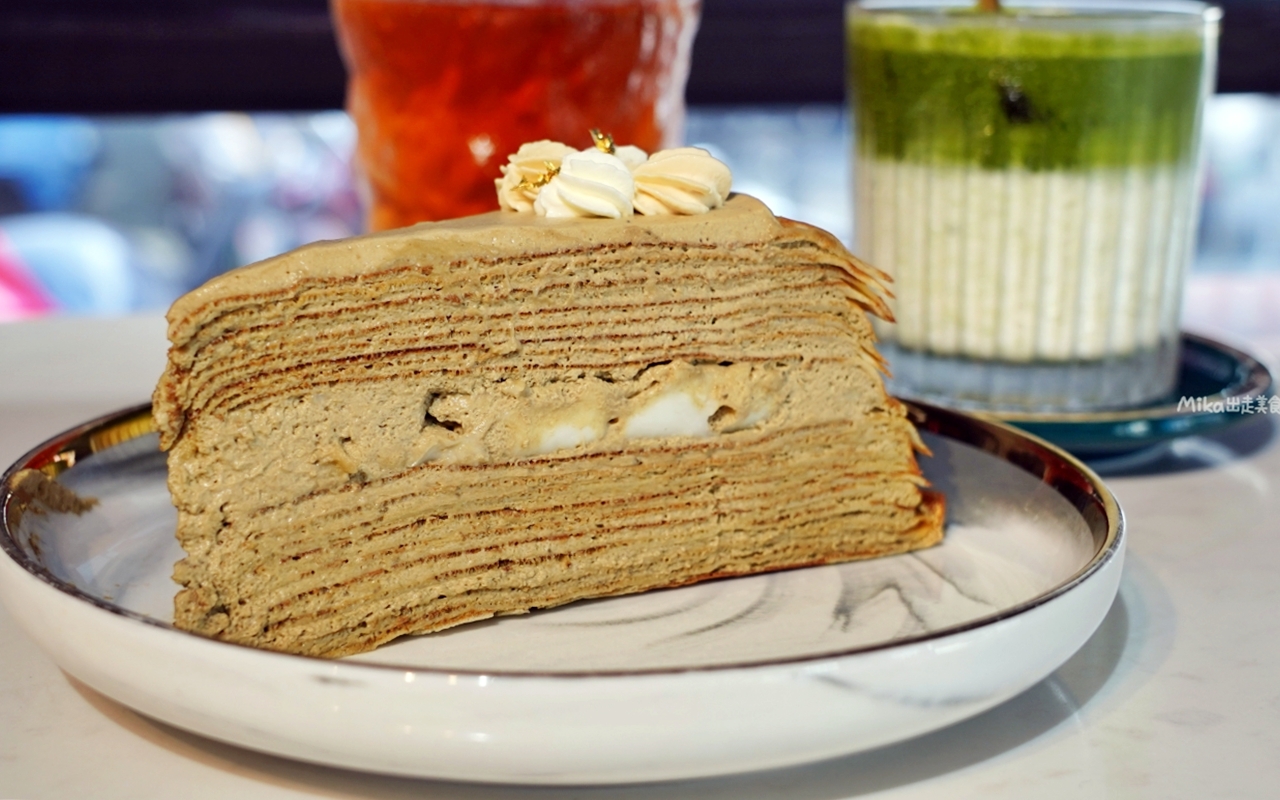 【台中】北區 香緹果子咖啡館｜台中第一名 千層蛋糕！人氣排隊名店，多達25層，奶油香甜不膩口。
