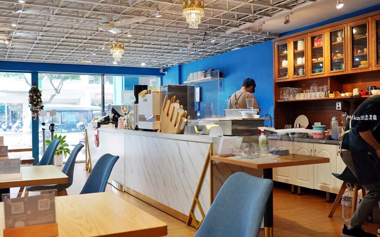 【台中】北區 香緹果子咖啡館｜台中第一名 千層蛋糕！人氣排隊名店，多達25層，奶油香甜不膩口。