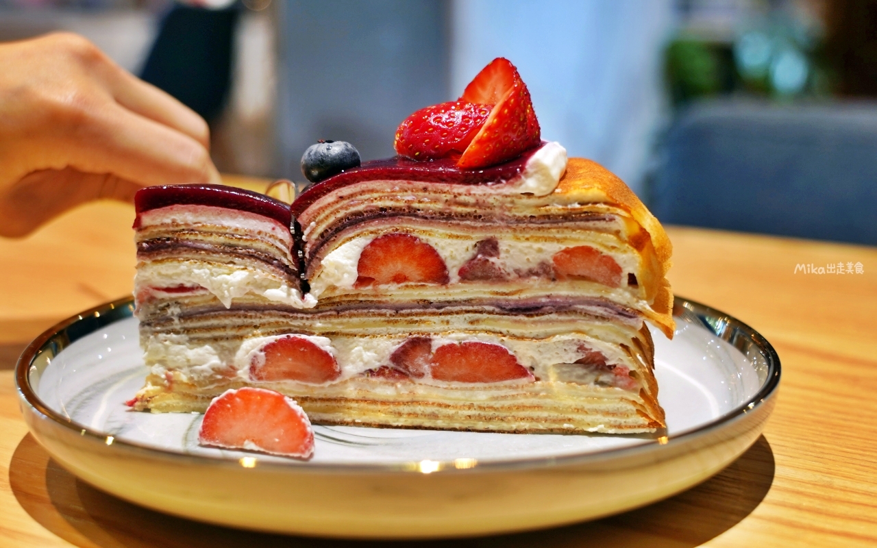 【台中】北區 香緹果子咖啡館｜台中第一名 千層蛋糕！人氣排隊名店，多達25層，奶油香甜不膩口。