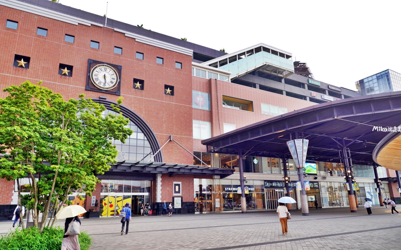 【日本】大分JR九州Blossom飯店|真的就住在JR 大分站旁,擁有可眺望整個大分街景的頂樓露天溫泉,而且還是由七星列車水戸岡大師設計裝潢而成,低調奢華,周邊生活圈便利。 【日本】大分JR九州Blossom飯店|真的就住在JR 大分站旁,擁有可眺望整個大分街景的頂樓露天溫泉,而且還是由七星列車水戸岡大師設計裝潢而成,低調奢華,周邊生活圈便利。