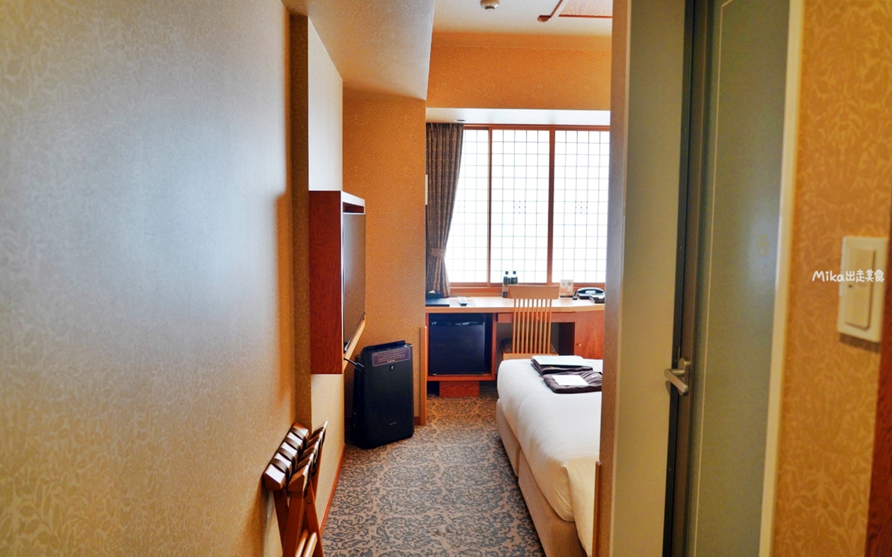 【日本】大分JR九州Blossom飯店|真的就住在JR 大分站旁,擁有可眺望整個大分街景的頂樓露天溫泉,而且還是由七星列車水戸岡大師設計裝潢而成,低調奢華,周邊生活圈便利。 【日本】大分JR九州Blossom飯店|真的就住在JR 大分站旁,擁有可眺望整個大分街景的頂樓露天溫泉,而且還是由七星列車水戸岡大師設計裝潢而成,低調奢華,周邊生活圈便利。