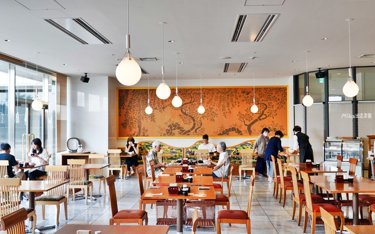 【日本】大分JR九州Blossom飯店|真的就住在JR 大分站旁,擁有可眺望整個大分街景的頂樓露天溫泉,而且還是由七星列車水戸岡大師設計裝潢而成,低調奢華,周邊生活圈便利。 【日本】大分JR九州Blossom飯店|真的就住在JR 大分站旁,擁有可眺望整個大分街景的頂樓露天溫泉,而且還是由七星列車水戸岡大師設計裝潢而成,低調奢華,周邊生活圈便利。