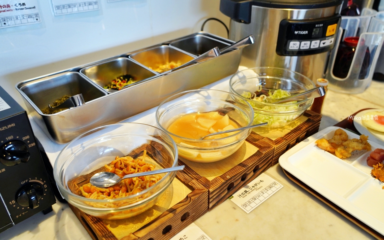 【日本】大分JR九州Blossom飯店｜真的就住在JR 大分站旁，擁有可眺望整個大分街景的頂樓露天溫泉，而且還是由七星列車水戸岡大師設計裝潢而成，低調奢華，周邊生活圈便利。