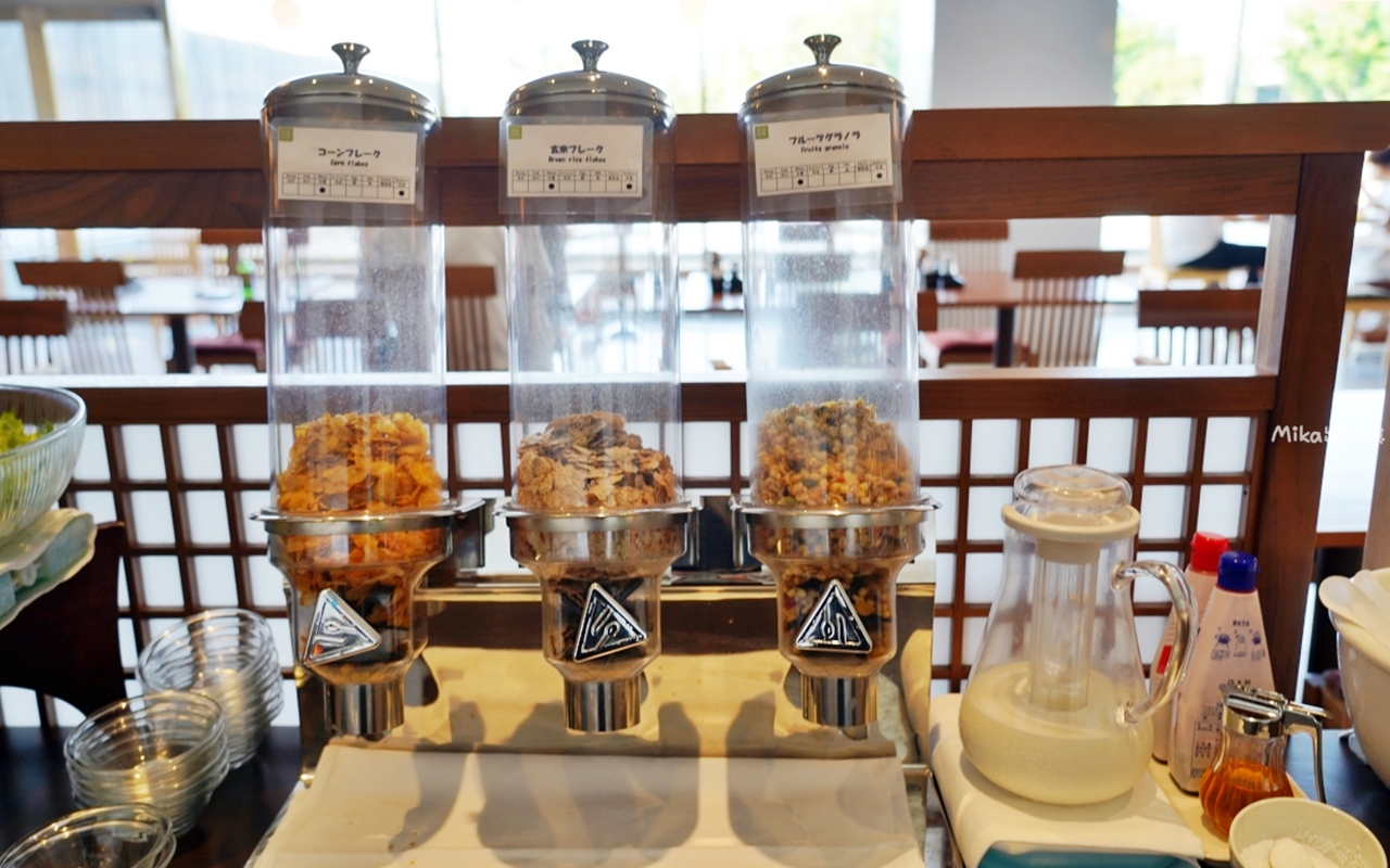 【日本】大分JR九州Blossom飯店|真的就住在JR 大分站旁,擁有可眺望整個大分街景的頂樓露天溫泉,而且還是由七星列車水戸岡大師設計裝潢而成,低調奢華,周邊生活圈便利。 【日本】大分JR九州Blossom飯店|真的就住在JR 大分站旁,擁有可眺望整個大分街景的頂樓露天溫泉,而且還是由七星列車水戸岡大師設計裝潢而成,低調奢華,周邊生活圈便利。