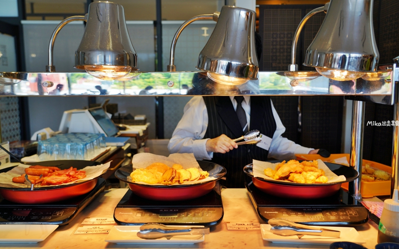 【日本】大分JR九州Blossom飯店|真的就住在JR 大分站旁,擁有可眺望整個大分街景的頂樓露天溫泉,而且還是由七星列車水戸岡大師設計裝潢而成,低調奢華,周邊生活圈便利。 【日本】大分JR九州Blossom飯店|真的就住在JR 大分站旁,擁有可眺望整個大分街景的頂樓露天溫泉,而且還是由七星列車水戸岡大師設計裝潢而成,低調奢華,周邊生活圈便利。