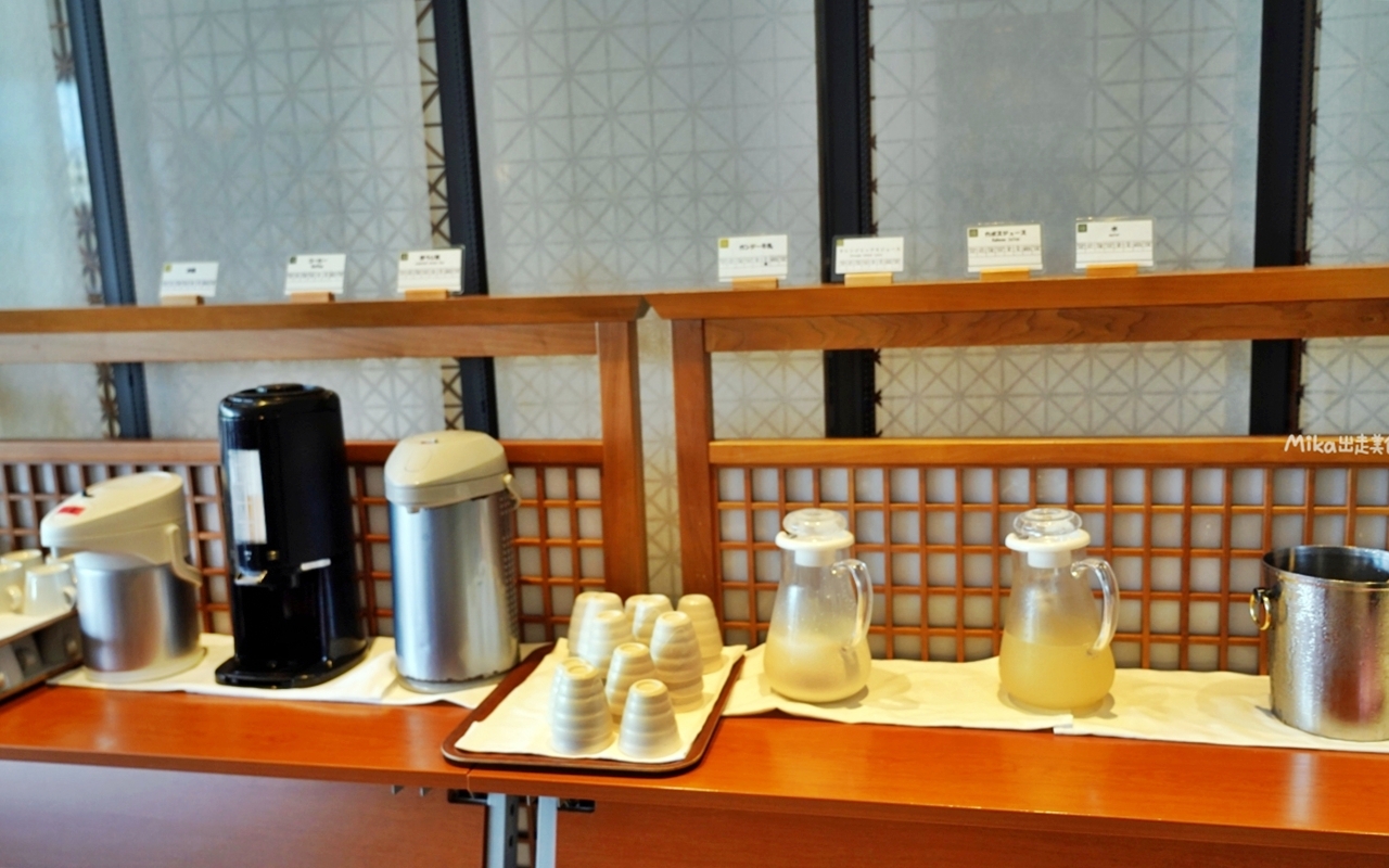 【日本】大分JR九州Blossom飯店｜真的就住在JR 大分站旁，擁有可眺望整個大分街景的頂樓露天溫泉，而且還是由七星列車水戸岡大師設計裝潢而成，低調奢華，周邊生活圈便利。