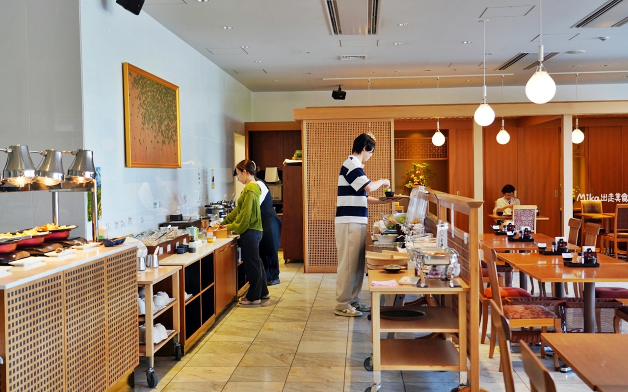 【日本】大分JR九州Blossom飯店|真的就住在JR 大分站旁,擁有可眺望整個大分街景的頂樓露天溫泉,而且還是由七星列車水戸岡大師設計裝潢而成,低調奢華,周邊生活圈便利。 【日本】大分JR九州Blossom飯店|真的就住在JR 大分站旁,擁有可眺望整個大分街景的頂樓露天溫泉,而且還是由七星列車水戸岡大師設計裝潢而成,低調奢華,周邊生活圈便利。