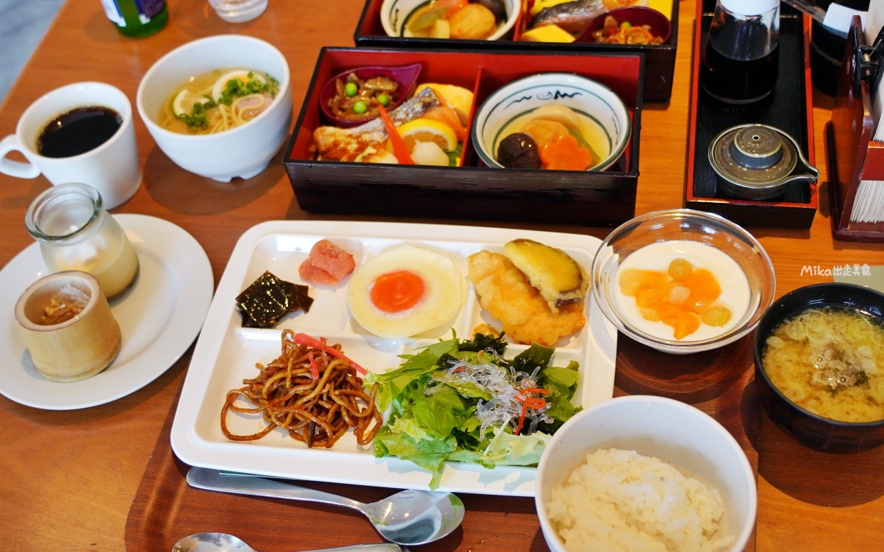 【日本】大分JR九州Blossom飯店|真的就住在JR 大分站旁,擁有可眺望整個大分街景的頂樓露天溫泉,而且還是由七星列車水戸岡大師設計裝潢而成,低調奢華,周邊生活圈便利。 【日本】大分JR九州Blossom飯店|真的就住在JR 大分站旁,擁有可眺望整個大分街景的頂樓露天溫泉,而且還是由七星列車水戸岡大師設計裝潢而成,低調奢華,周邊生活圈便利。