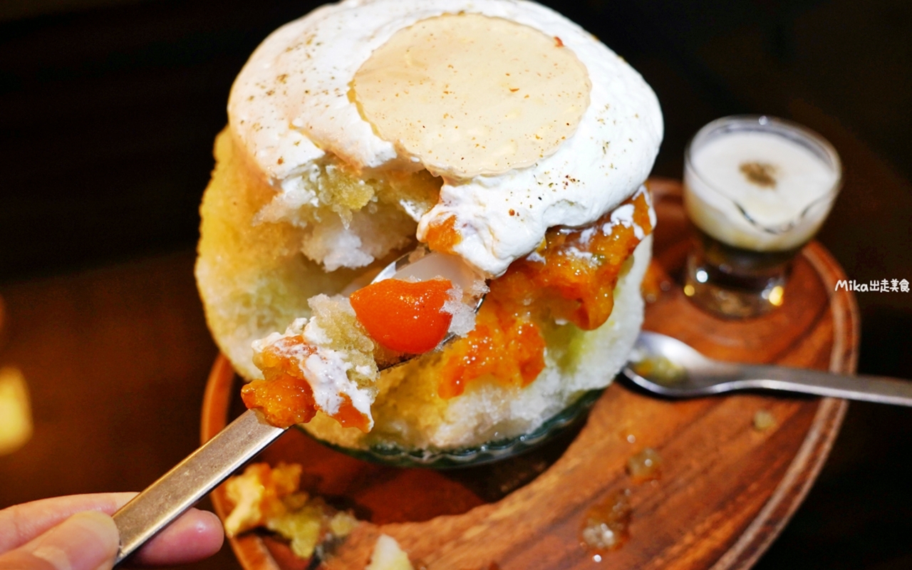 【台中】 西區 夕 日 裡 的 王 八 蛋｜巷弄內復古老宅 日式刨冰店！深夜限定 無菜單刨冰，多層次風味果香搭配，細節滿滿。