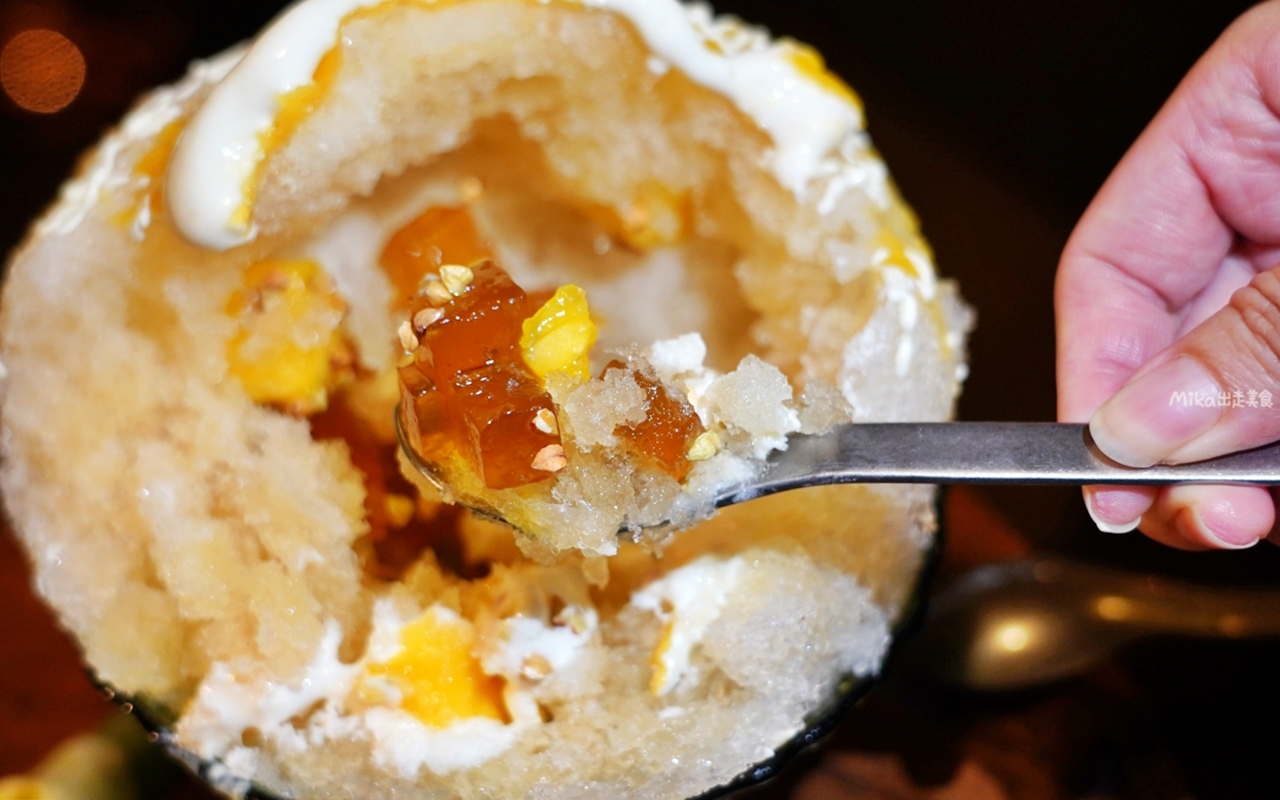 【台中】 西區 夕 日 裡 的 王 八 蛋｜巷弄內復古老宅 日式刨冰店！深夜限定 無菜單刨冰，多層次風味果香搭配，細節滿滿。