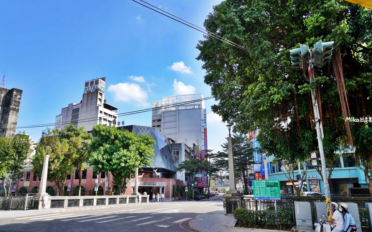 【台中】 中區 久味大姐手工麻糬@台中綠川店｜來自草屯的純米麻糬，既兼具傳統手工又有精美時尚包裝，長圓造型、鹹甜口味都有，台中最佳伴手禮推薦。