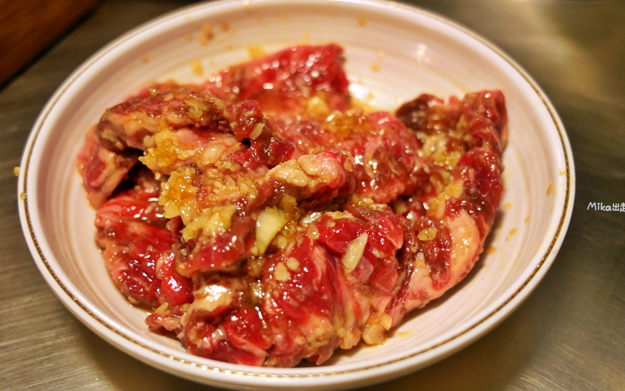 【韓國】 首爾 世光烤腸 江南店｜復古裝潢 炭火慢烤 ，油滋滋香噴噴烤腸控最愛，蒜蓉牛肋條超推。