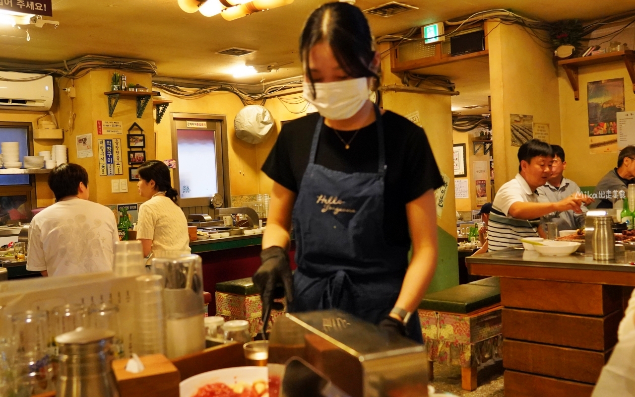 【韓國】 首爾 世光烤腸 江南店｜復古裝潢 炭火慢烤 ，油滋滋香噴噴烤腸控最愛，蒜蓉牛肋條超推。