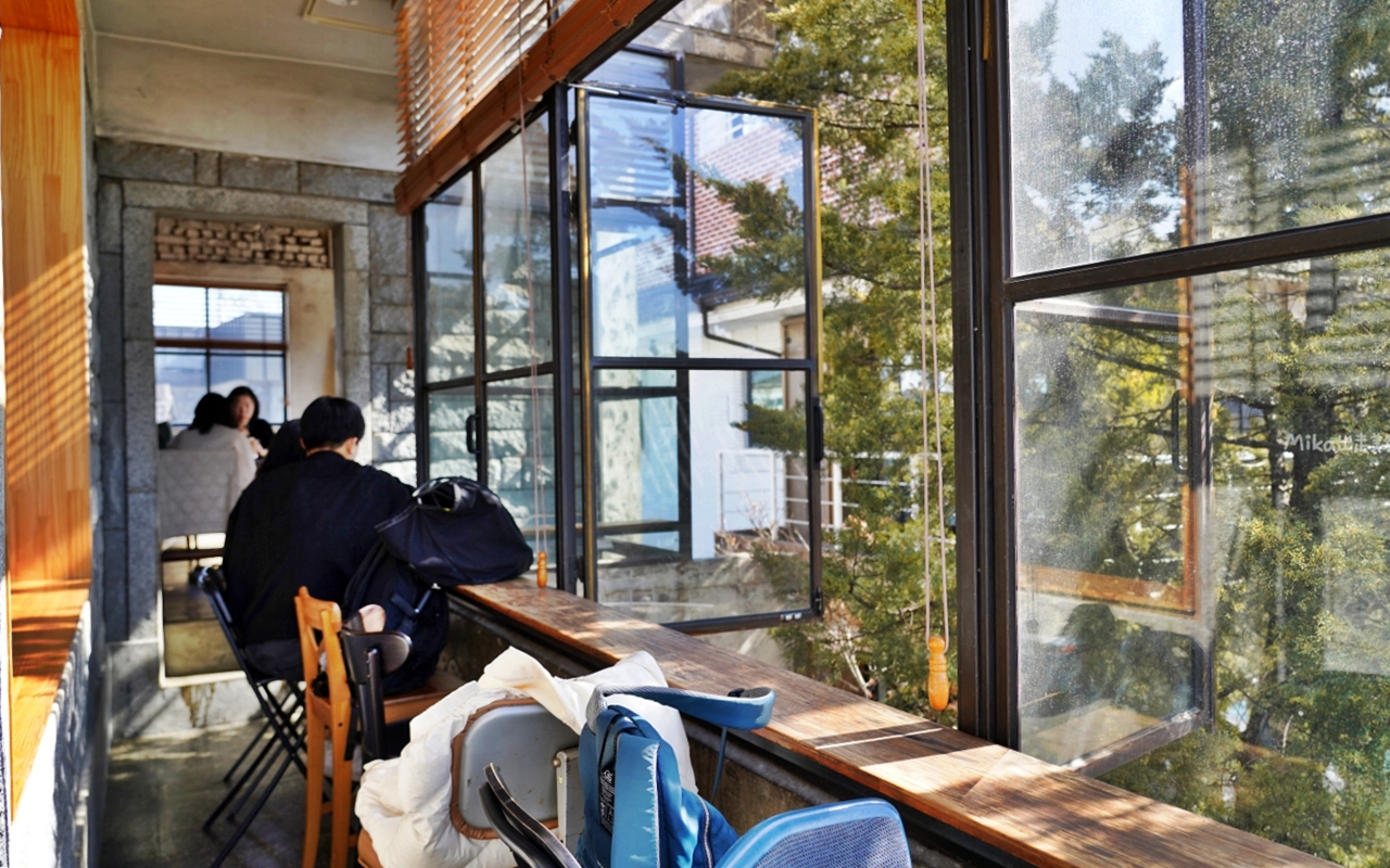 【韓國】 水原市  Jung Jiyoung Coffee Roasters 長安門店｜水原在地咖啡品牌，水原華城旁 廢墟風咖啡廳。